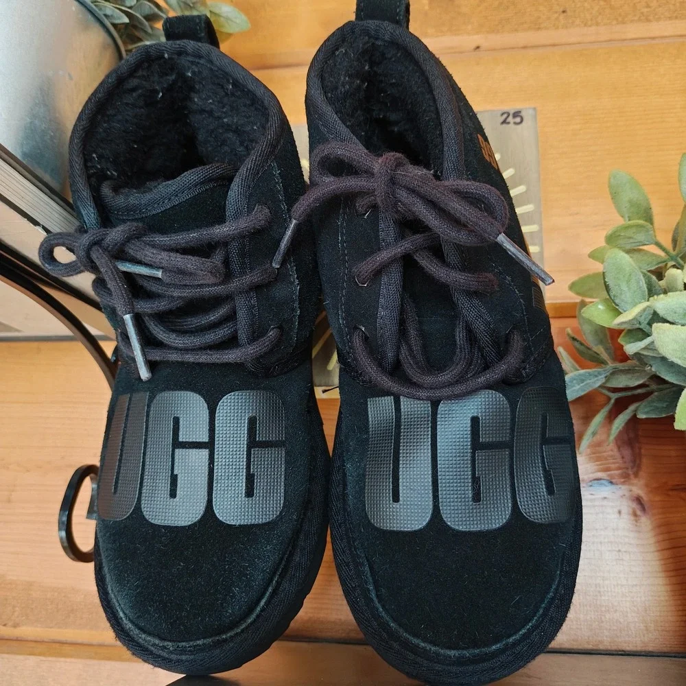 UGG Boots NEUMEL II Scatter 1134960K Youth Unisex 2 Black Graphic Chukka Leather
